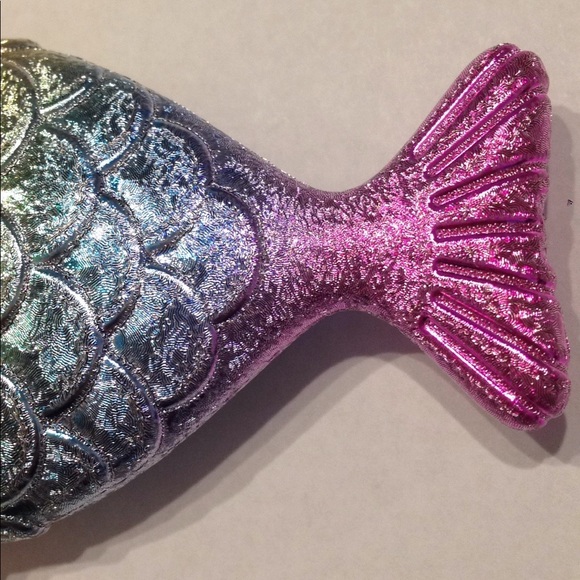 SOLD!!! Mermaid Blush Brush!! ๐ ๐๐ฌ - Picture 4 of 6